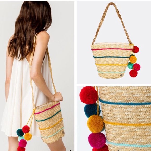 Billabong Sun Seeker Straw Bucket Beach Tote Bag with Pom Pom Tassels - Picture 12 of 13